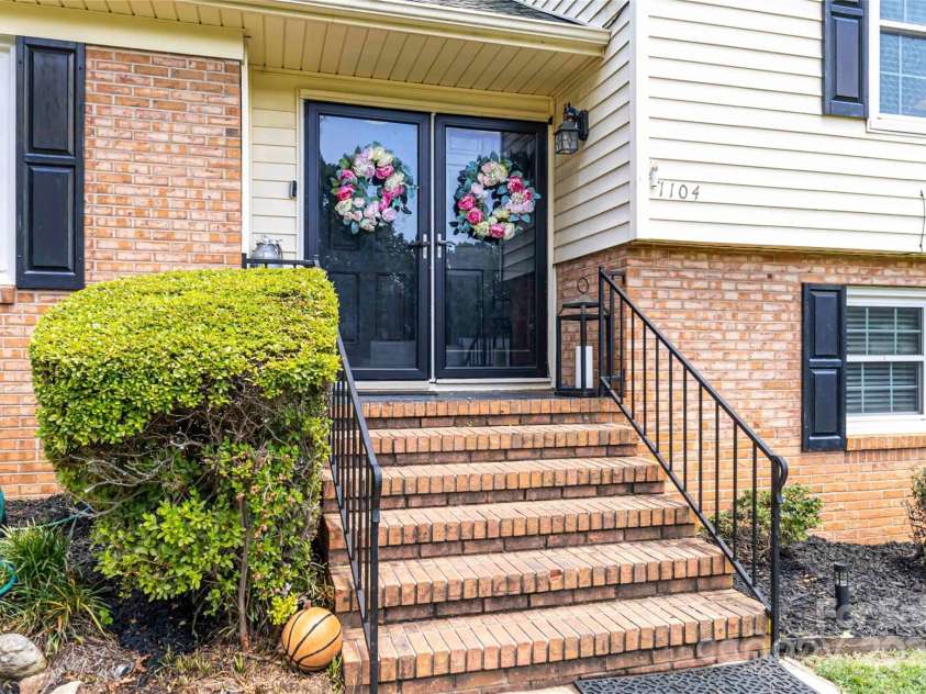 1104 Colony Court, Gastonia, NC 28056.  MLS# CAR4261159, YatesRealty ID 20422. 