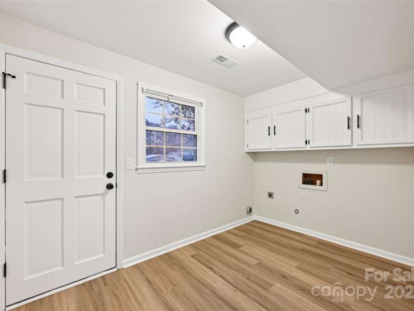 1104 Colony Court, Gastonia, NC 28056.  MLS# CAR4327362, YatesRealty ID 20422. 