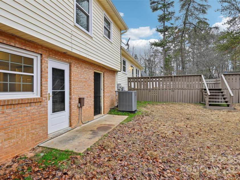 1104 Colony Court, Gastonia, NC 28056.  MLS# CAR4327362, YatesRealty ID 20422. 