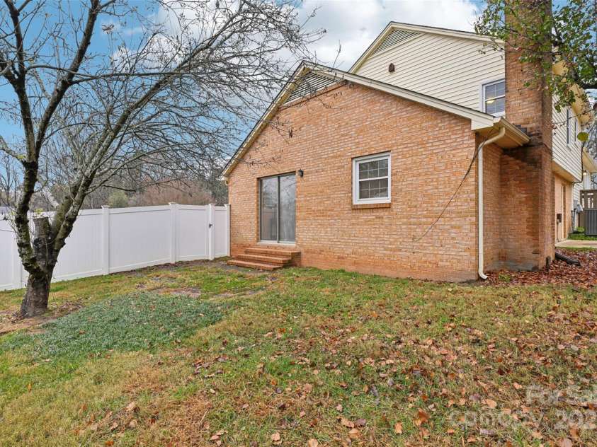 1104 Colony Court, Gastonia, NC 28056.  MLS# CAR4327362, YatesRealty ID 20422. 