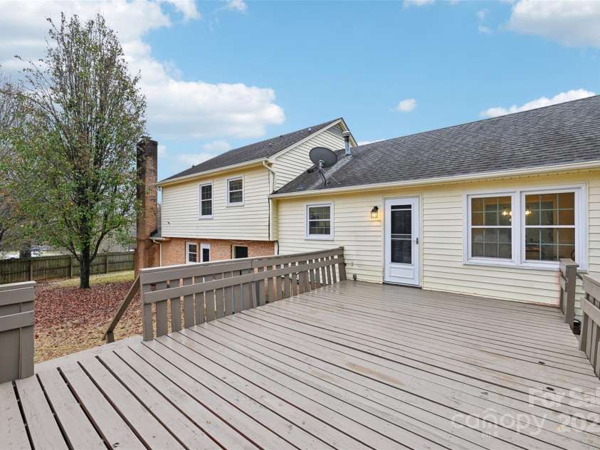 1104 Colony Court, Gastonia, NC 28056.  MLS# CAR4327362, YatesRealty ID 20422. 