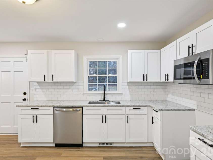 1104 Colony Court, Gastonia, NC 28056.  MLS# CAR4327362, YatesRealty ID 20422. 