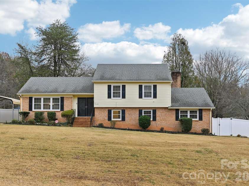 1104 Colony Court, Gastonia, NC 28056.  MLS# CAR4327362, YatesRealty ID 20422. 
