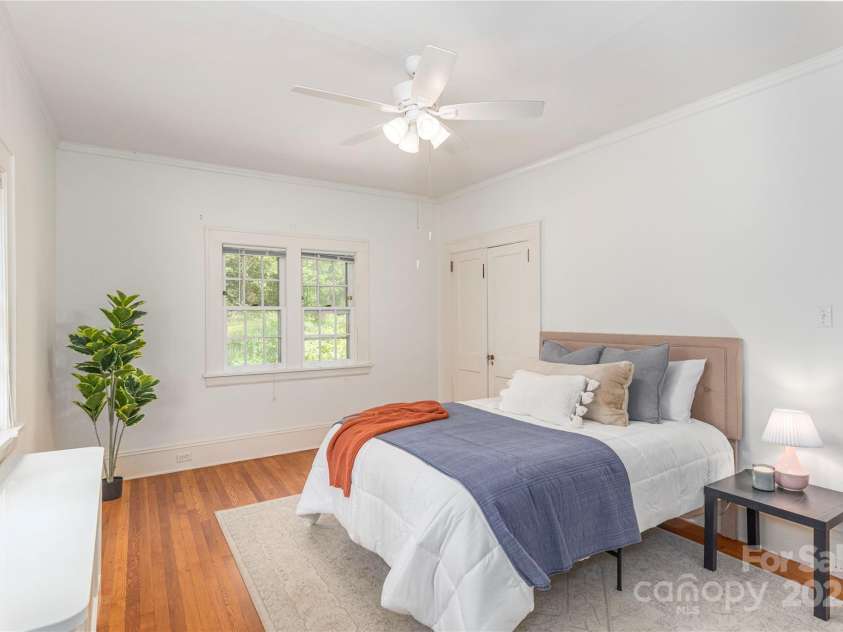 118 Glen Falls Road, Asheville, NC 28804.  MLS# CAR4266681, YatesRealty ID 20423. Primary bedroom