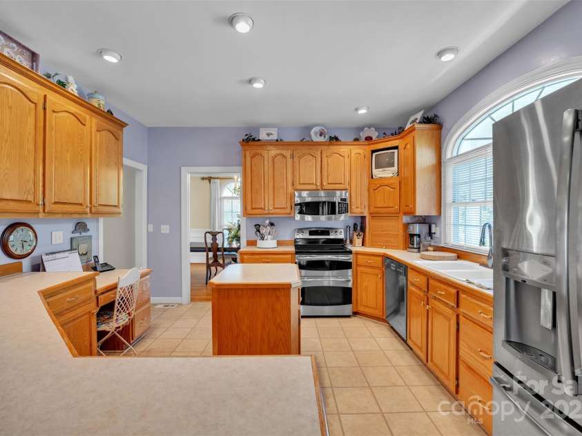 129 Renaissance Place, Statesville, NC 28625.  MLS# CAR4258581, YatesRealty ID 20424. 