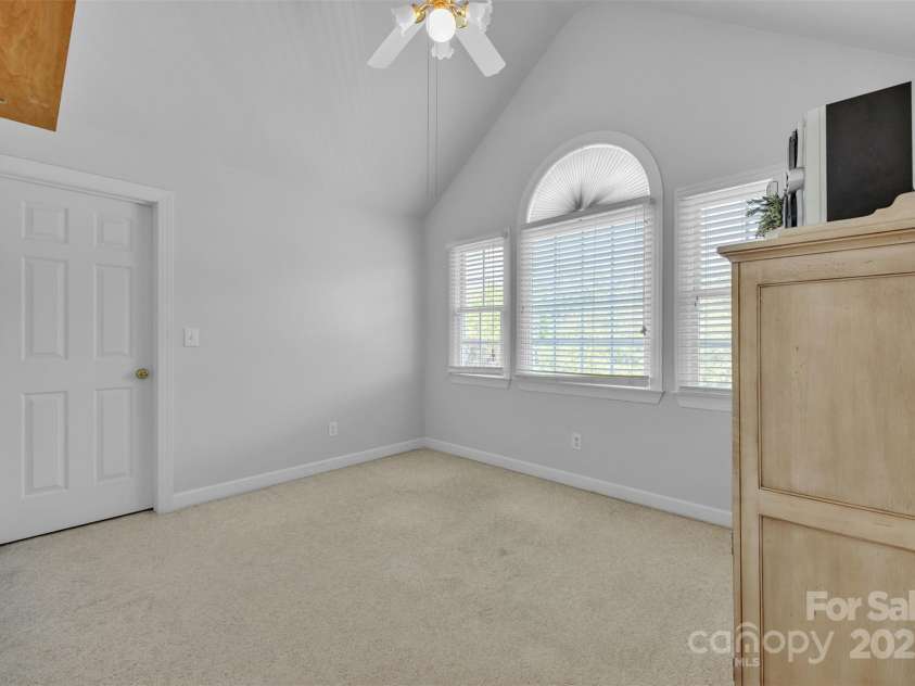 129 Renaissance Place, Statesville, NC 28625.  MLS# CAR4258581, YatesRealty ID 20424. 