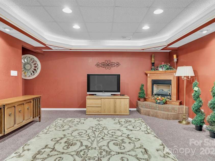 129 Renaissance Place, Statesville, NC 28625.  MLS# CAR4258581, YatesRealty ID 20424. 