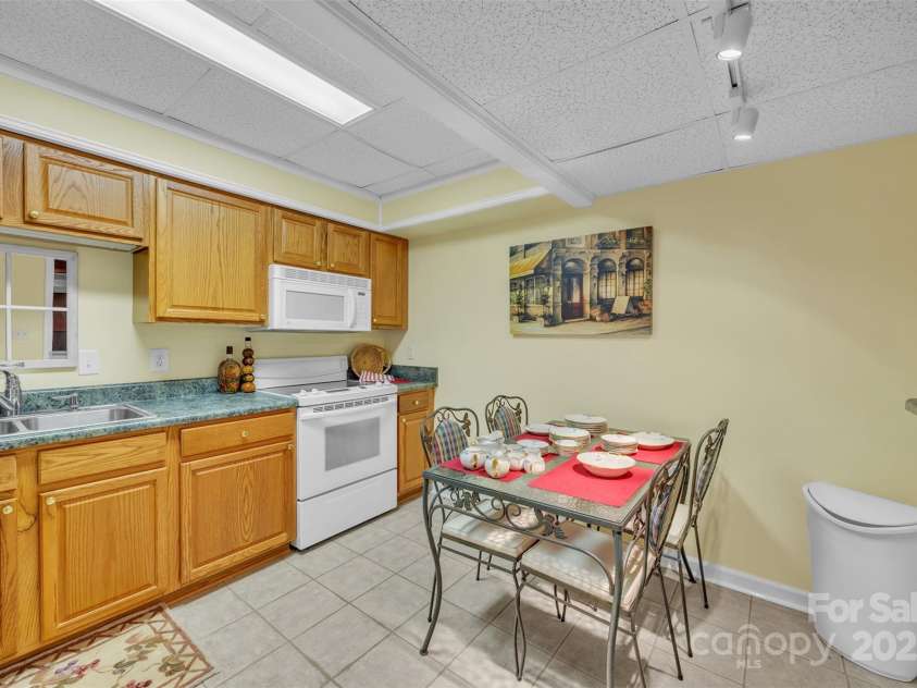 129 Renaissance Place, Statesville, NC 28625.  MLS# CAR4258581, YatesRealty ID 20424. 