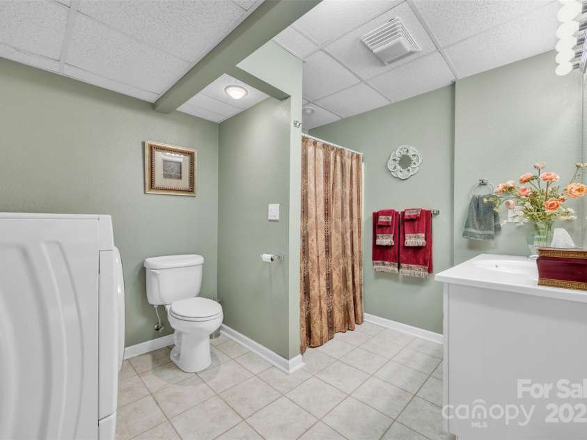 129 Renaissance Place, Statesville, NC 28625.  MLS# CAR4258581, YatesRealty ID 20424. 