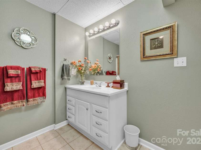 129 Renaissance Place, Statesville, NC 28625.  MLS# CAR4258581, YatesRealty ID 20424. 