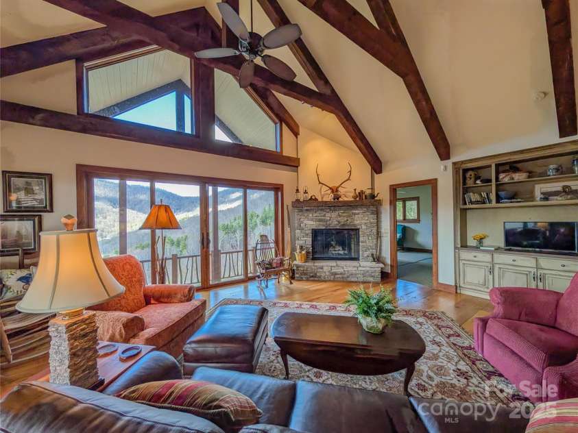 72 Pilgrims Lane, Burnsville, NC 28714.  MLS# CAR4163006, YatesRealty ID 20425. 