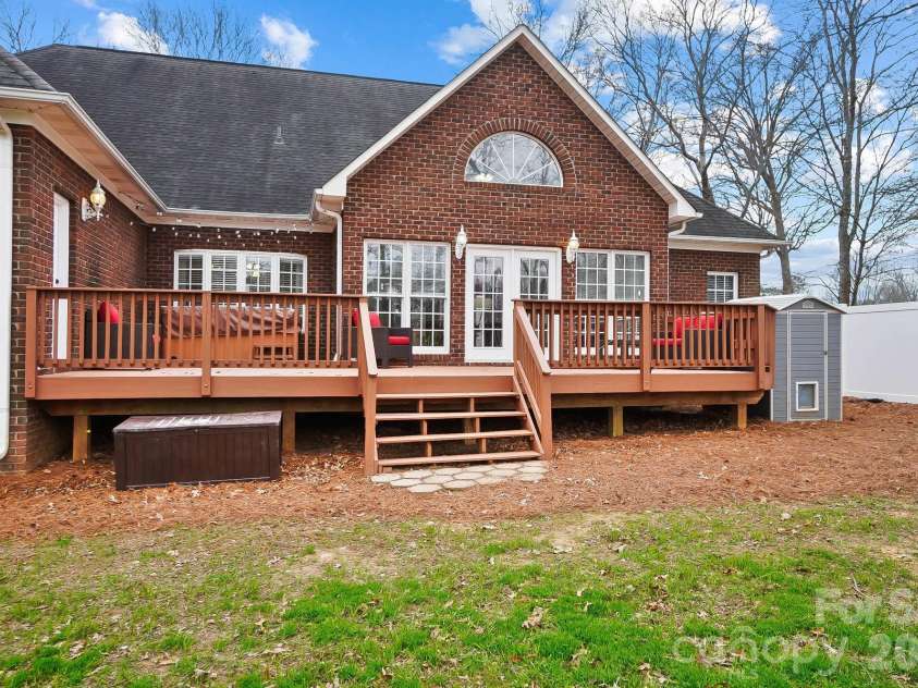 135 Water Oak Lane, Stanfield, NC 28163.  MLS# CAR4345209, YatesRealty ID 20426. 