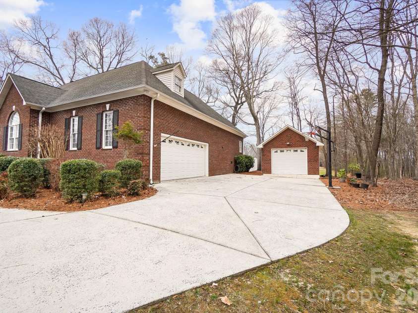 135 Water Oak Lane, Stanfield, NC 28163.  MLS# CAR4345209, YatesRealty ID 20426. 