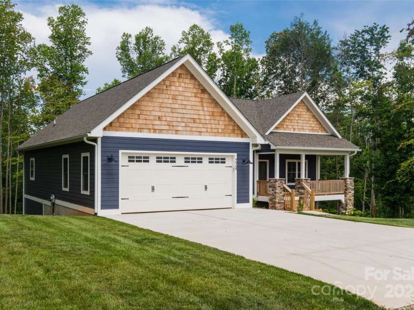 224 Country Drive, Mars Hill, NC 28754.  MLS# CAR4184290, YatesRealty ID 20426. 