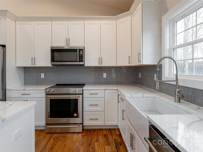 224 Country Drive, Mars Hill, NC 28754.  MLS# CAR4319713, YatesRealty ID 20426. 