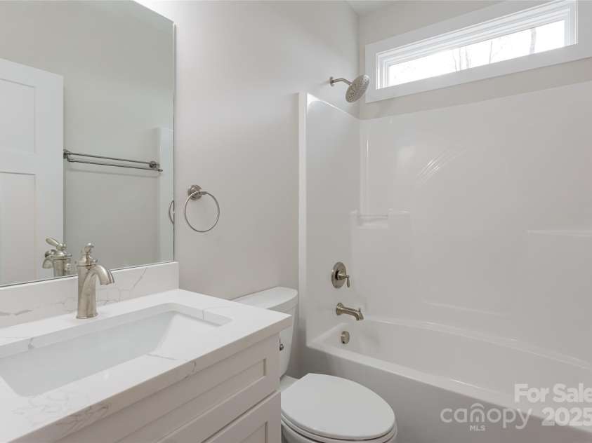 224 Country Drive, Mars Hill, NC 28754.  MLS# CAR4319713, YatesRealty ID 20426. 