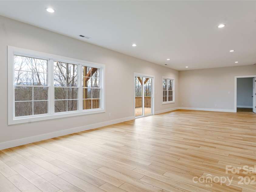 224 Country Drive, Mars Hill, NC 28754.  MLS# CAR4319713, YatesRealty ID 20426. 