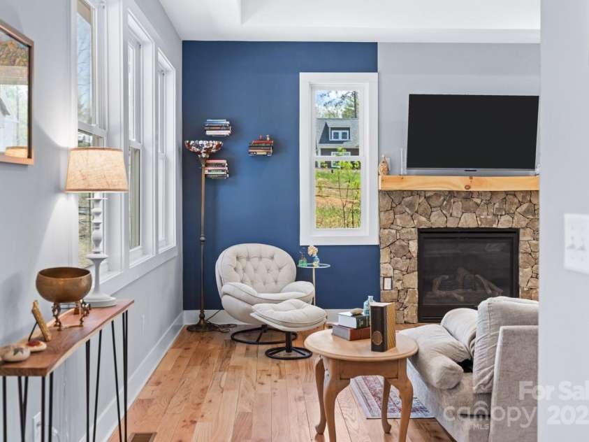 209 Fall Leaves Drive, Fairview, NC 28730.  MLS# CAR4312679, YatesRealty ID 20427. Entry into living space with tray ceiling.