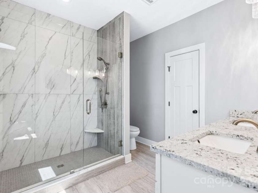 209 Fall Leaves Drive, Fairview, NC 28730.  MLS# CAR4312679, YatesRealty ID 20427. Primary Bathroom.