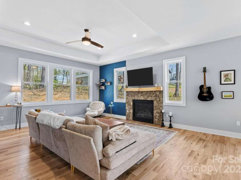 209 Fall Leaves Drive, Fairview, NC 28730.  MLS# CAR4312679, YatesRealty ID 20427. Spacious living area.