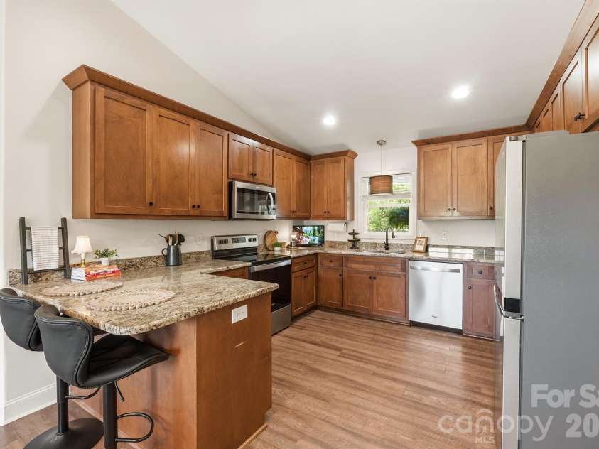 3923 Ritchie Road, Lincolnton, NC 28092.  MLS# CAR4367726, YatesRealty ID 20427. 