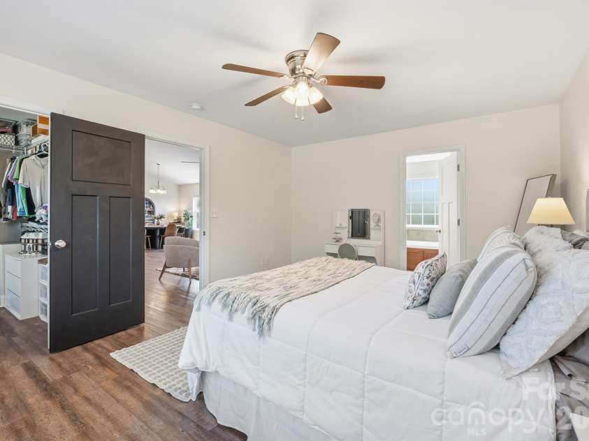 3923 Ritchie Road, Lincolnton, NC 28092.  MLS# CAR4367726, YatesRealty ID 20427. 