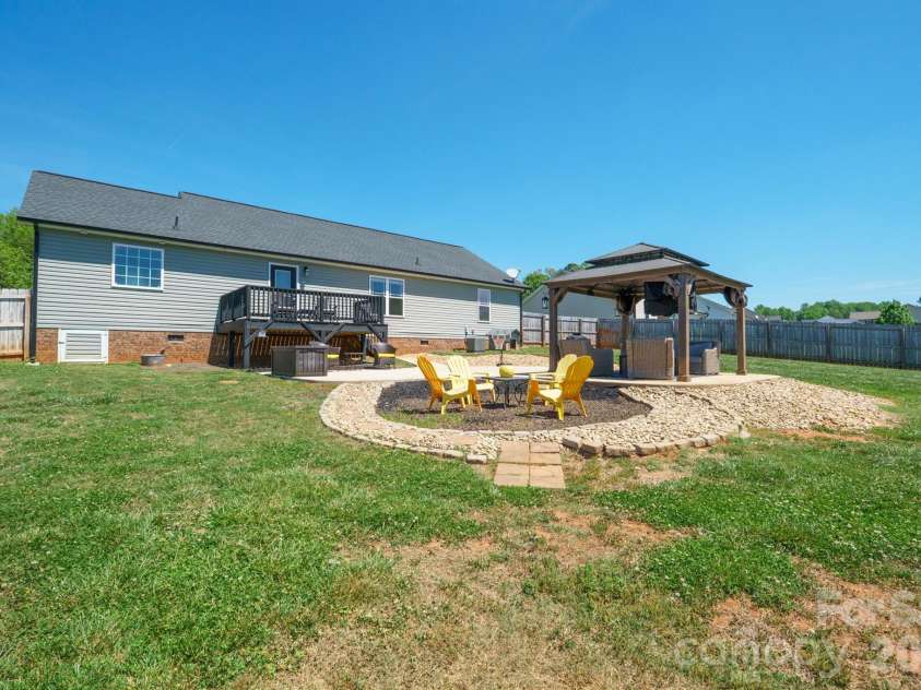 3923 Ritchie Road, Lincolnton, NC 28092.  MLS# CAR4367726, YatesRealty ID 20427. 
