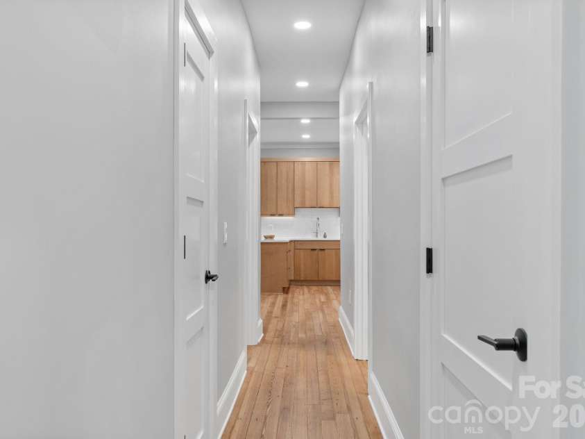 134 Biltmore Avenue, Asheville, NC 28801.  MLS# CAR4375399, YatesRealty ID 20428. Hallway