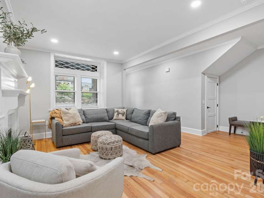 134 Biltmore Avenue, Asheville, NC 28801.  MLS# CAR4375407, YatesRealty ID 20428. 