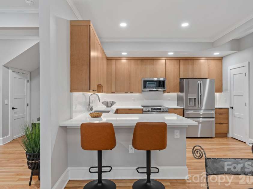 134 Biltmore Avenue, Asheville, NC 28801.  MLS# CAR4375407, YatesRealty ID 20428. 