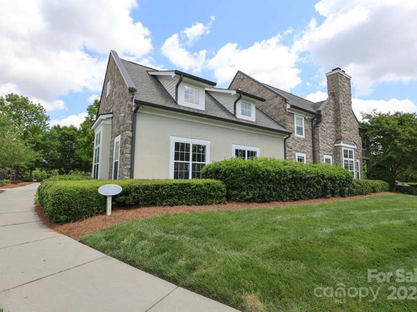 8317 Dallas Bay Road, Charlotte, NC 28278.  MLS# CAR4256000, YatesRealty ID 20428. Community Clubhouse