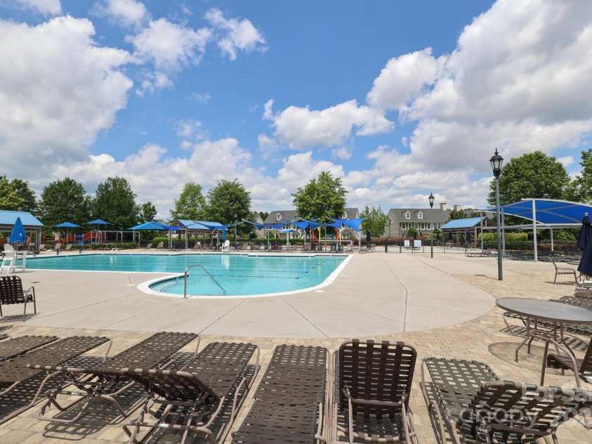 8317 Dallas Bay Road, Charlotte, NC 28278.  MLS# CAR4256000, YatesRealty ID 20428. Community Pool