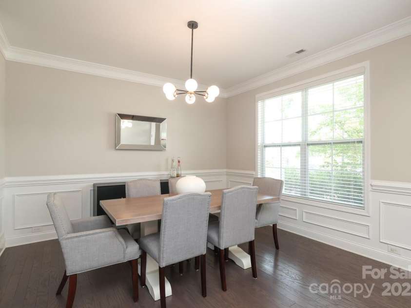 8317 Dallas Bay Road, Charlotte, NC 28278.  MLS# CAR4256000, YatesRealty ID 20428. Dining Room