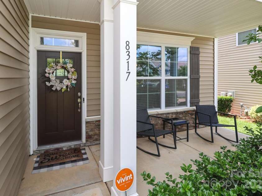 8317 Dallas Bay Road, Charlotte, NC 28278.  MLS# CAR4256000, YatesRealty ID 20428. Front Porch