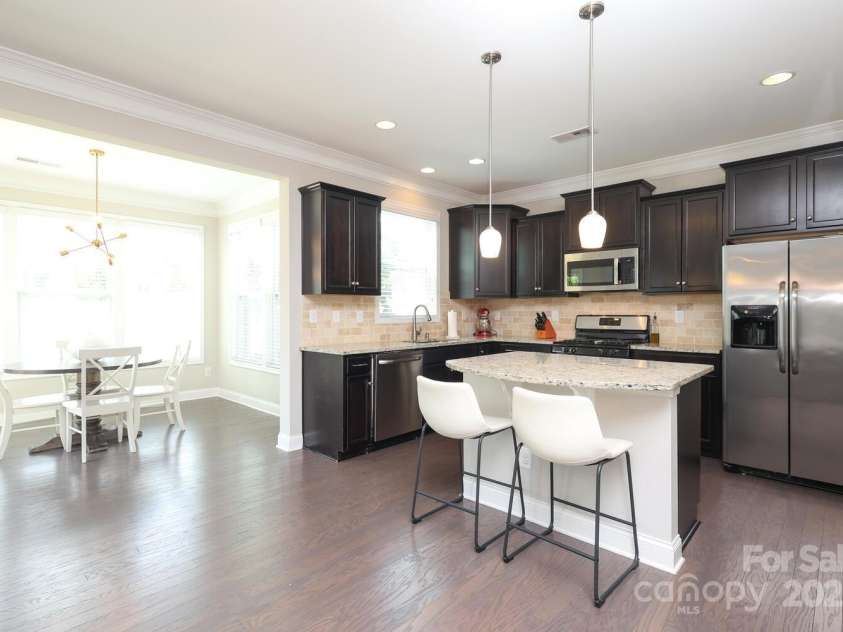 8317 Dallas Bay Road, Charlotte, NC 28278.  MLS# CAR4256000, YatesRealty ID 20428. Kitchen & Breakfast Area