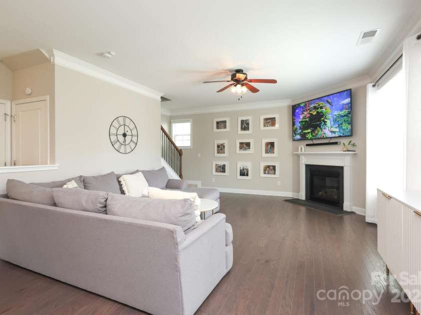 8317 Dallas Bay Road, Charlotte, NC 28278.  MLS# CAR4256000, YatesRealty ID 20428. Living Room