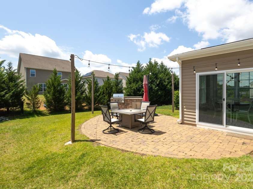 8317 Dallas Bay Road, Charlotte, NC 28278.  MLS# CAR4256000, YatesRealty ID 20428. Rear Patio