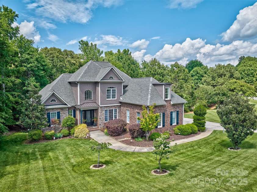 5826 Natoma Road, Lake Wylie, SC 29710.  MLS# CAR4258271, YatesRealty ID 20429. 