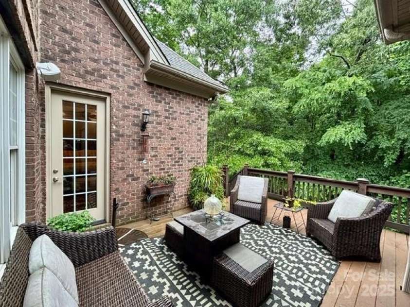 5826 Natoma Road, Lake Wylie, SC 29710.  MLS# CAR4258271, YatesRealty ID 20429. 