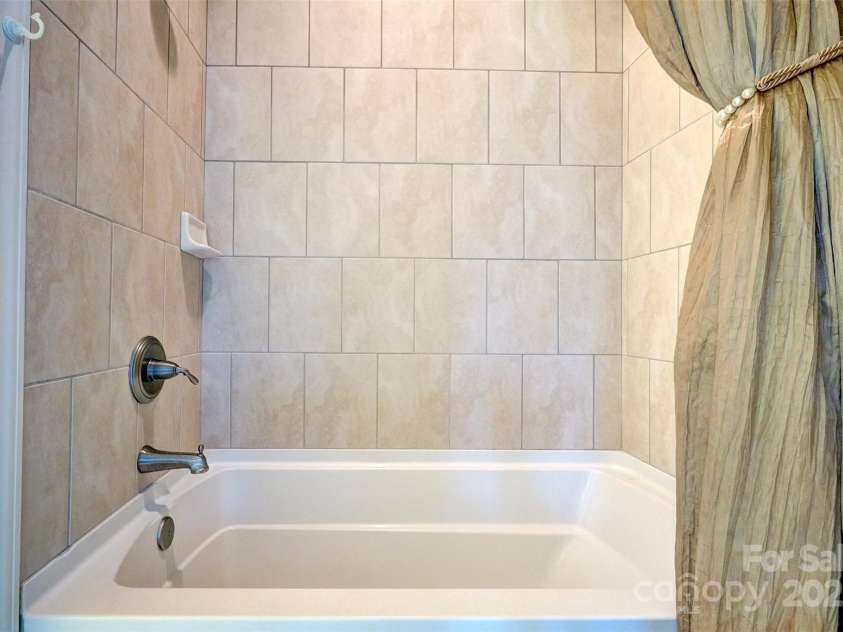 5826 Natoma Road, Lake Wylie, SC 29710.  MLS# CAR4258271, YatesRealty ID 20429. 