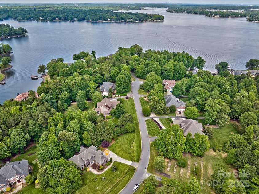 5826 Natoma Road, Lake Wylie, SC 29710.  MLS# CAR4258271, YatesRealty ID 20429. 