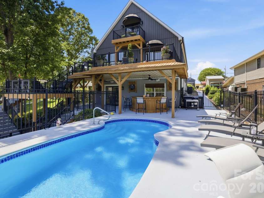 819 Hickory Point Drive, Lexington, NC 27292.  MLS# CAR4375539, YatesRealty ID 20429. 