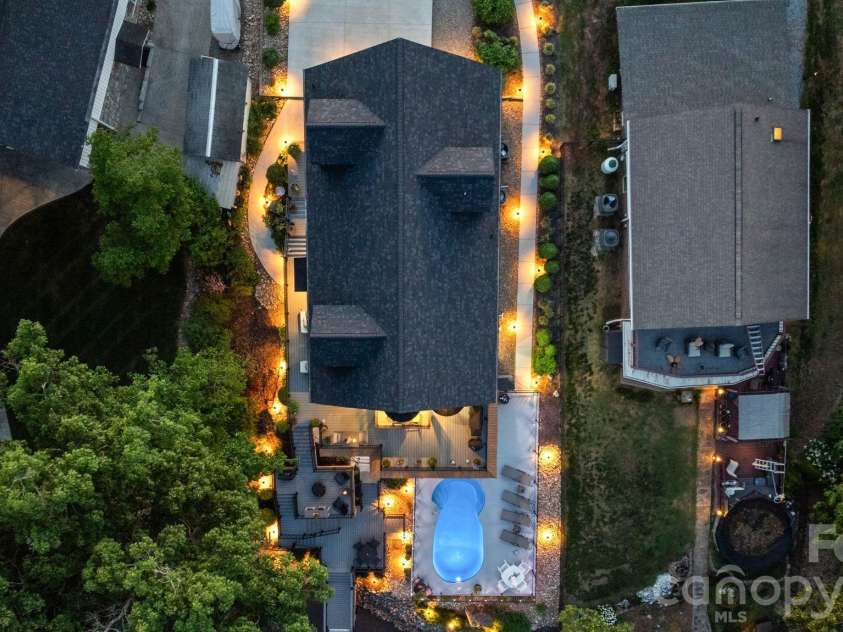 819 Hickory Point Drive, Lexington, NC 27292.  MLS# CAR4375539, YatesRealty ID 20429. 