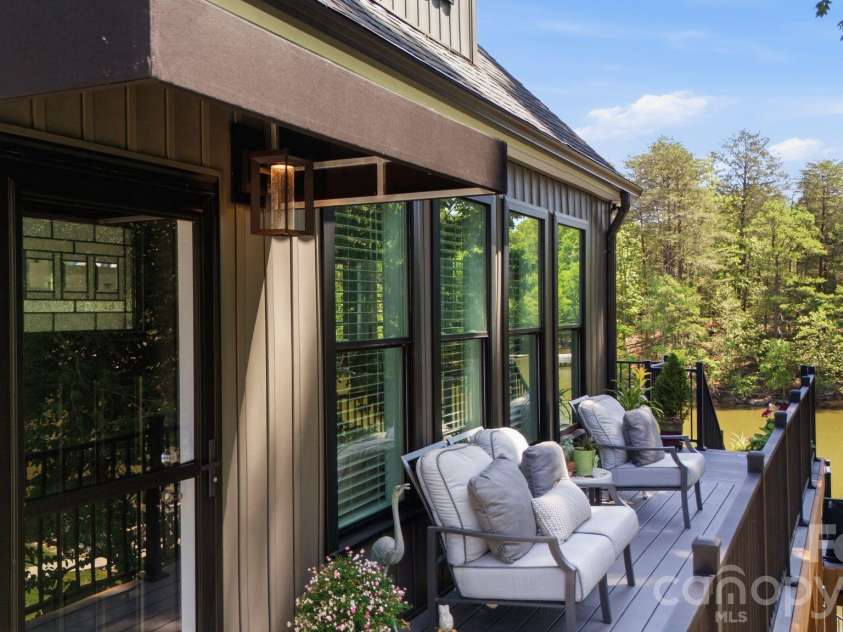 819 Hickory Point Drive, Lexington, NC 27292.  MLS# CAR4375539, YatesRealty ID 20429. 
