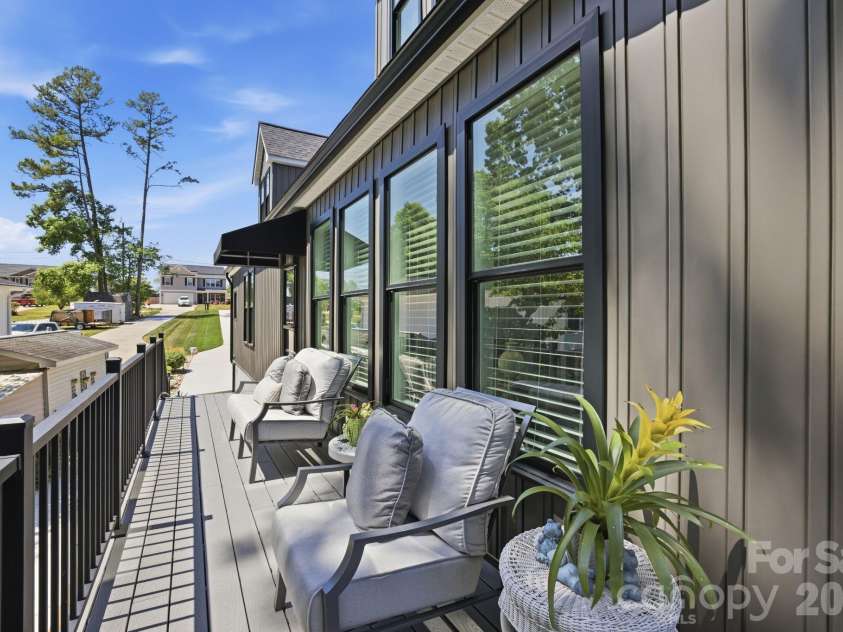 819 Hickory Point Drive, Lexington, NC 27292.  MLS# CAR4375539, YatesRealty ID 20429. 