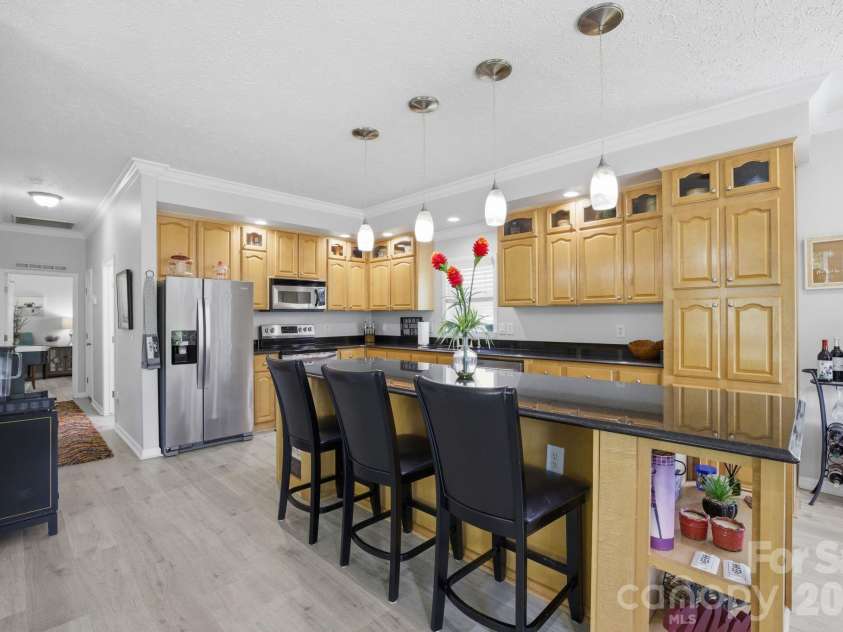 819 Hickory Point Drive, Lexington, NC 27292.  MLS# CAR4375539, YatesRealty ID 20429. 