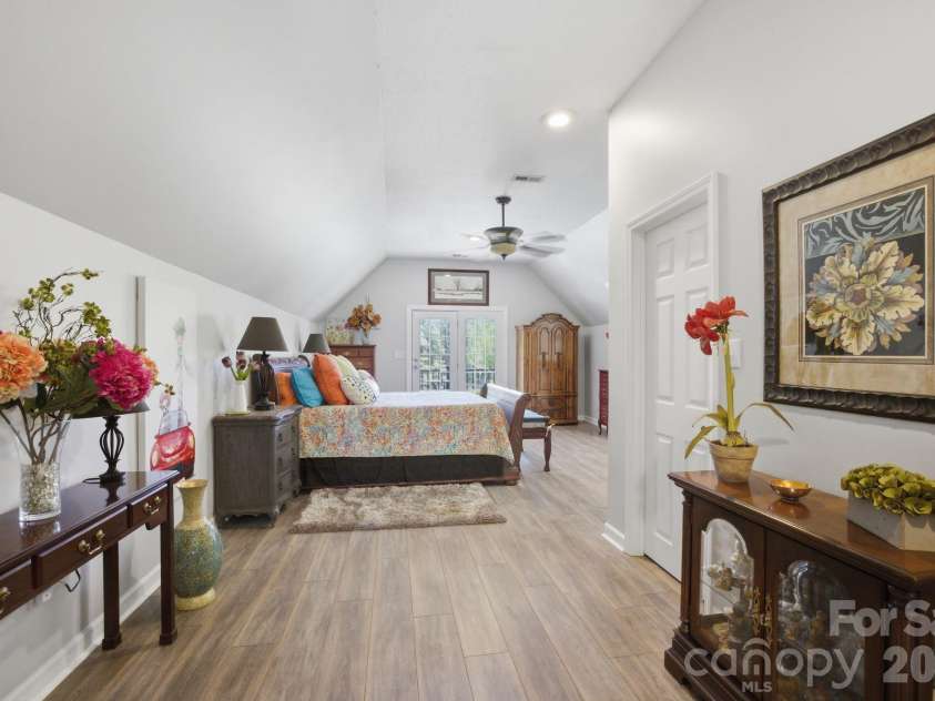 819 Hickory Point Drive, Lexington, NC 27292.  MLS# CAR4375539, YatesRealty ID 20429. 