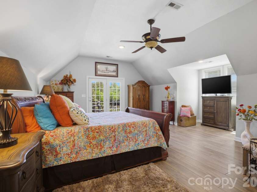 819 Hickory Point Drive, Lexington, NC 27292.  MLS# CAR4375539, YatesRealty ID 20429. 