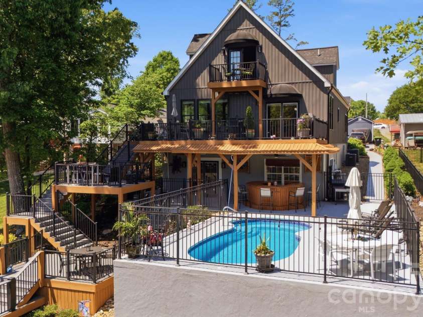 819 Hickory Point Drive, Lexington, NC 27292.  MLS# CAR4375539, YatesRealty ID 20429. 