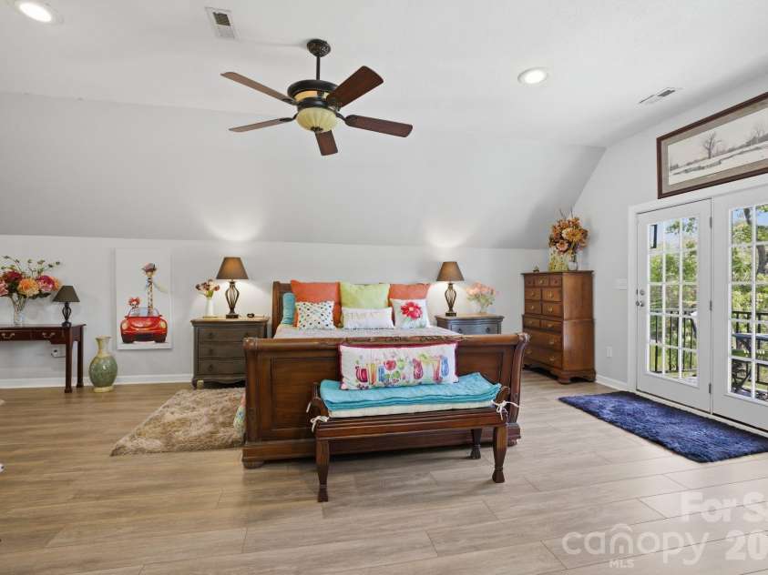 819 Hickory Point Drive, Lexington, NC 27292.  MLS# CAR4375539, YatesRealty ID 20429. 
